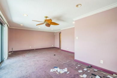 Charming 3 bedroom, 2 bathroom CBS construction home located on Club Med Sandpiper in Florida - for sale on GolfHomes.com, golf home, golf lot