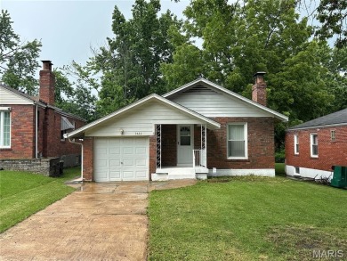 Omg!! Honey look at this home! Just walking distance from a Golf on Normandie Golf Club in Missouri - for sale on GolfHomes.com, golf home, golf lot