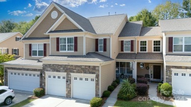 UPDATED! AMENITIES! SPACIOUS!Prepare for the WOW w/ this on Tega Cay Golf Club in South Carolina - for sale on GolfHomes.com, golf home, golf lot