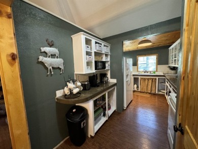 Walking distance to the golf course and resort!! EXTRA LOT! This on Rayburn Country Club in Texas - for sale on GolfHomes.com, golf home, golf lot