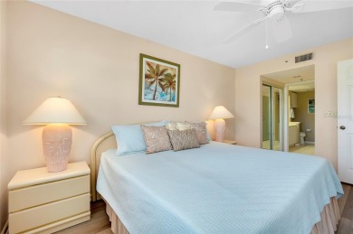Welcome to easy Florida living in this turnkey 2-bedroom on Plantation Golf and Country Club in Florida - for sale on GolfHomes.com, golf home, golf lot