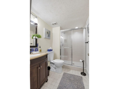 beautiful 2 bedroom 2 bath condo with tranquil lake and golf on Gleneagles Golf and Country Club in Florida - for sale on GolfHomes.com, golf home, golf lot