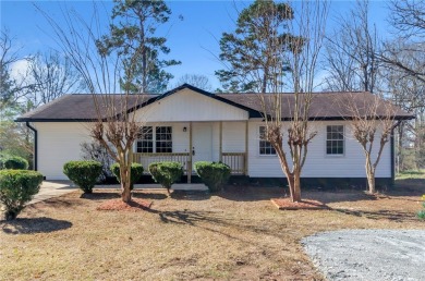 Great house with lots of space and 4 bedrooms. Home has a split on Cobbs Glen Country Club in South Carolina - for sale on GolfHomes.com, golf home, golf lot
