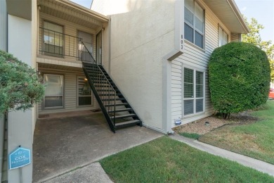 Located at 803 Cardinal Creek BLVD Unit B, Norman, OK 73072 on Jimmie Austin OU Golf Club in Oklahoma - for sale on GolfHomes.com, golf home, golf lot