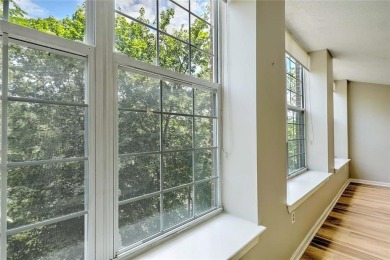 This lovely one bed, one bath condo is located within the much on Kirkbrae Country Club in Rhode Island - for sale on GolfHomes.com, golf home, golf lot