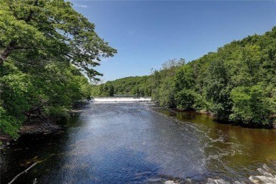 This lovely one bed, one bath condo is located within the much on Kirkbrae Country Club in Rhode Island - for sale on GolfHomes.com, golf home, golf lot