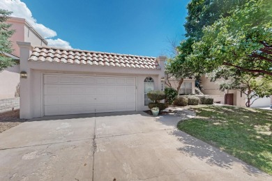 Lovely single story 2 Bedroom 1.75 Bath home in gated Tanoan on Tanoan Country Club in New Mexico - for sale on GolfHomes.com, golf home, golf lot