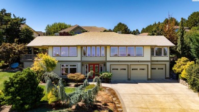MLS# 286950 Perched on a hillside in one of the Tri-Cities' most on Canyon Lakes Golf Course in Washington - for sale on GolfHomes.com, golf home, golf lot