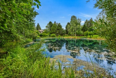 This townhome in Broken Top is surrounded by beautiful on Broken Top Club in Oregon - for sale on GolfHomes.com, golf home, golf lot