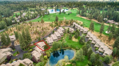 This townhome in Broken Top is surrounded by beautiful on Broken Top Club in Oregon - for sale on GolfHomes.com, golf home, golf lot