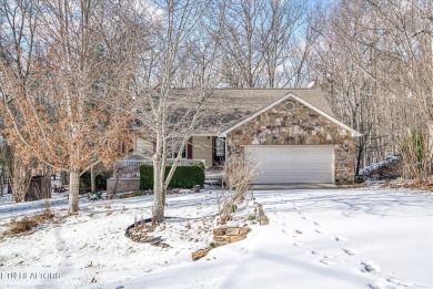 Nestled in the heart of Fairfield Glade North, this 2006-built on Heatherhurst Golf Course in Tennessee - for sale on GolfHomes.com, golf home, golf lot