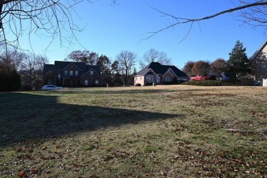 A BEAUTIFUL BUILDING  LOT #44 IN THE HARRISON COUNTRY CLUB .HOLE on Harrison Country Club in Arkansas - for sale on GolfHomes.com, golf home, golf lot