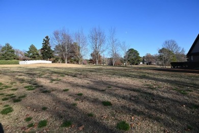 A BEAUTIFUL BUILDING  LOT #44 IN THE HARRISON COUNTRY CLUB .HOLE on Harrison Country Club in Arkansas - for sale on GolfHomes.com, golf home, golf lot