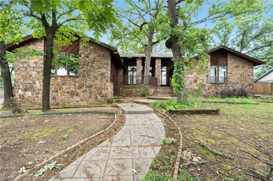 Welcome home to 1808 Bramble Brae, where comfort meets classic on Fianna Hills Country Club in Arkansas - for sale on GolfHomes.com, golf home, golf lot