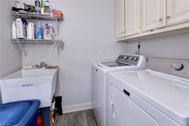 Lovely traditional brick home in the heart of Ford's Colony on Fords Colony Country Club in Virginia - for sale on GolfHomes.com, golf home, golf lot