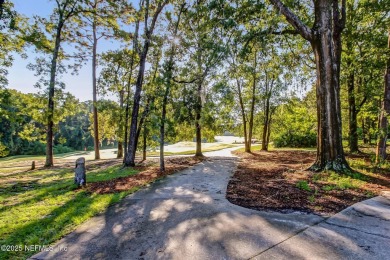 **Move in ready!** This beautifully landscaped all-brick on Magnolia Point Golf and Country Club in Florida - for sale on GolfHomes.com, golf home, golf lot