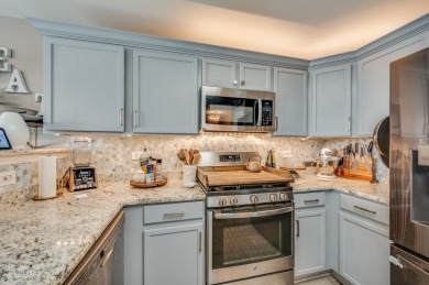 This beauty is calling you home! RARE 3 BEDROOM second floor on Fox Bend Golf Course in Illinois - for sale on GolfHomes.com, golf home, golf lot