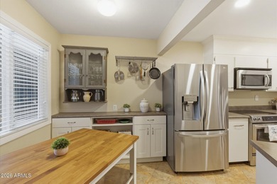 Carefree Sun City Living in Phase 2! Move right in and enjoy on Sun City Lakes West and East in Arizona - for sale on GolfHomes.com, golf home, golf lot