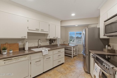 Carefree Sun City Living in Phase 2! Move right in and enjoy on Sun City Lakes West and East in Arizona - for sale on GolfHomes.com, golf home, golf lot