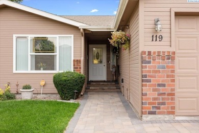 MLS# 287058 Welcome to this charming one-level home perfectly on Sun Willows in Washington - for sale on GolfHomes.com, golf home, golf lot