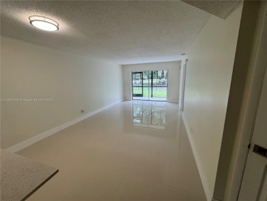 Upgraded 2 Bed 2 Bath condo with Open floor plan, stainless on  in Florida - for sale on GolfHomes.com, golf home, golf lot