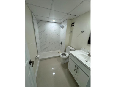 Upgraded 2 Bed 2 Bath condo with Open floor plan, stainless on  in Florida - for sale on GolfHomes.com, golf home, golf lot