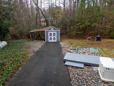 Situated at the end of the cul de sac in Tanglewood Shores off on Tanglewood Shores Golf Club in Virginia - for sale on GolfHomes.com, golf home, golf lot