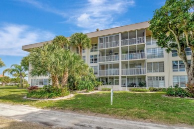 Cozy 1-Bedroom Condo in Palm Aire - Golf View & Fully on Palm-Aire Country Club and Resort - The Oaks in Florida - for sale on GolfHomes.com, golf home, golf lot