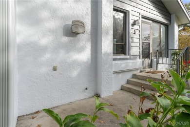This 3 bedroom, 2 bath, 2 garage home in Oakleaf Villas has on Sugarmill Woods Golf and Country Club in Florida - for sale on GolfHomes.com, golf home, golf lot