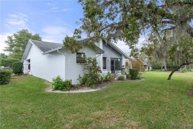 This 3 bedroom, 2 bath, 2 garage home in Oakleaf Villas has on Sugarmill Woods Golf and Country Club in Florida - for sale on GolfHomes.com, golf home, golf lot