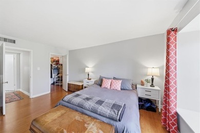 Move-in ready, light and bright 1-bedroom, 1-bath located in the on Cross Creek Golf Course in Georgia - for sale on GolfHomes.com, golf home, golf lot