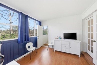 Move-in ready, light and bright 1-bedroom, 1-bath located in the on Cross Creek Golf Course in Georgia - for sale on GolfHomes.com, golf home, golf lot