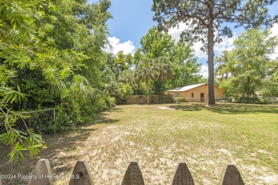 (Listed under appraised value) * MOVE-IN READY * UPDATED on Plantation Inn and Golf Resort  in Florida - for sale on GolfHomes.com, golf home, golf lot