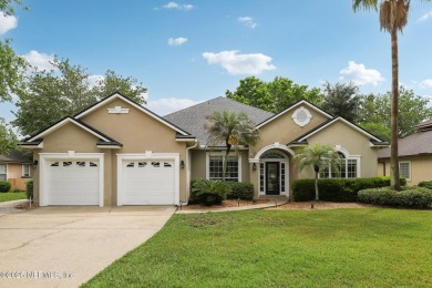 Light & bright home in the central section of Eagle Harbor on Eagle Harbor Golf Club in Florida - for sale on GolfHomes.com, golf home, golf lot