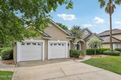 Light & bright home in the central section of Eagle Harbor on Eagle Harbor Golf Club in Florida - for sale on GolfHomes.com, golf home, golf lot