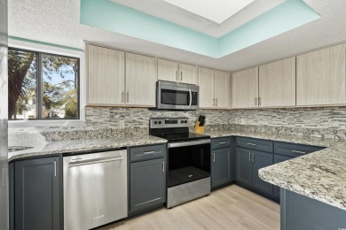 Beautifully remodeled and fully furnished 3 bedroom, 2 bath home on Beachwood Golf Club in South Carolina - for sale on GolfHomes.com, golf home, golf lot
