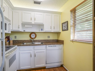 Turn-key 1BR/1.5BA in Vista Royale, Vero's most active 55+ on The American Golf Club in Florida - for sale on GolfHomes.com, golf home, golf lot