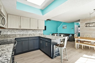 Beautifully remodeled and fully furnished 3 bedroom, 2 bath home on Beachwood Golf Club in South Carolina - for sale on GolfHomes.com, golf home, golf lot