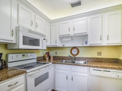 Turn-key 1BR/1.5BA in Vista Royale, Vero's most active 55+ on The American Golf Club in Florida - for sale on GolfHomes.com, golf home, golf lot