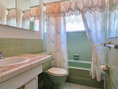 Welcome to this amazing 2-bedroom, 2-bath home, perfectly on Mainlands Golf Club in Florida - for sale on GolfHomes.com, golf home, golf lot