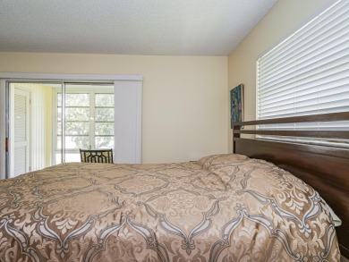 Turn-key 1BR/1.5BA in Vista Royale, Vero's most active 55+ on The American Golf Club in Florida - for sale on GolfHomes.com, golf home, golf lot