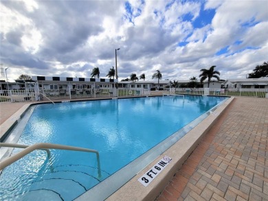 Welcome to this amazing 2-bedroom, 2-bath home, perfectly on Mainlands Golf Club in Florida - for sale on GolfHomes.com, golf home, golf lot