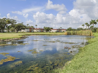 Turn-key 1BR/1.5BA in Vista Royale, Vero's most active 55+ on The American Golf Club in Florida - for sale on GolfHomes.com, golf home, golf lot