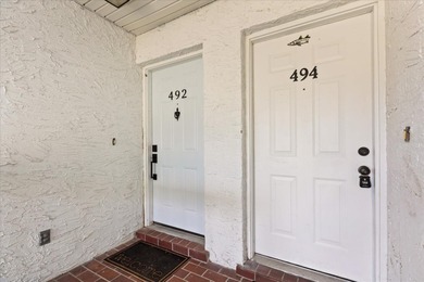 Welcome to this beautiful 2-bedroom, 2-bathroom condo located in on Dubsdread Golf Course in Florida - for sale on GolfHomes.com, golf home, golf lot
