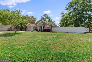 NEW ROOF WITH ACCEPTABLE OFFER! Welcome to 103 Overlook Bend in on Laurel Island Links in Georgia - for sale on GolfHomes.com, golf home, golf lot