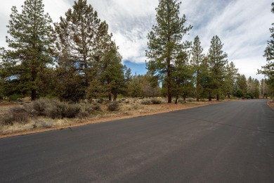Build the home of your dreams on this stunning 1.11-acre on Aspen Lakes Golf Course in Oregon - for sale on GolfHomes.com, golf home, golf lot