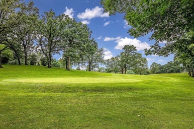 Gorgeous home in the heart of Stoughton's desirable Country Club on Stoughton Country Club in Wisconsin - for sale on GolfHomes.com, golf home, golf lot