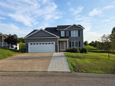 Welcome home to this beauty in Harbor Ridge located in on Harbor Ridge Golf Course in Pennsylvania - for sale on GolfHomes.com, golf home, golf lot