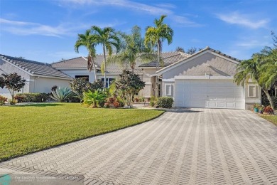 Spacious 3/2 villa offers over 2000sq. feet of living area!! on Aberdeen Golf and Country Club in Florida - for sale on GolfHomes.com, golf home, golf lot