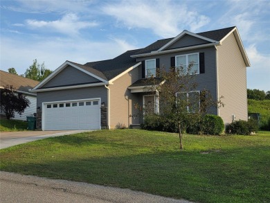Welcome home to this beauty in Harbor Ridge located in on Harbor Ridge Golf Course in Pennsylvania - for sale on GolfHomes.com, golf home, golf lot